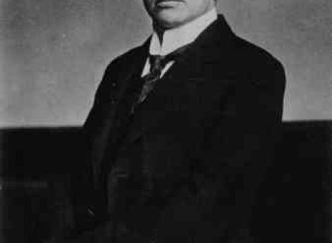 Густав Штреземан — рейхсканцлер и министр иностранных дел Веймарской республики.