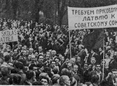 Демонстрация в Риге с требованием присоединить Латвию к СССР