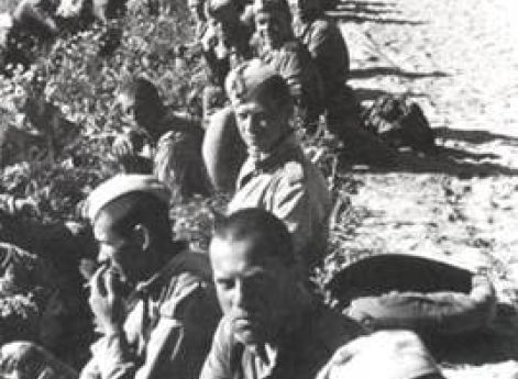 Солдаты 16-й Литовской стрелковой дивизии на привале. Лето 1944 г.