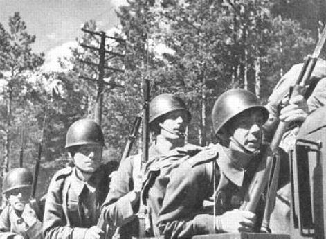 Шведская моторизованная пехота. 1942 г.