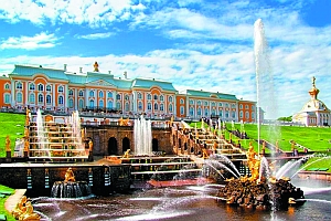 Начало строительства дворцов и парков Петергофа