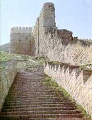 Крепостные стены в Дербенте