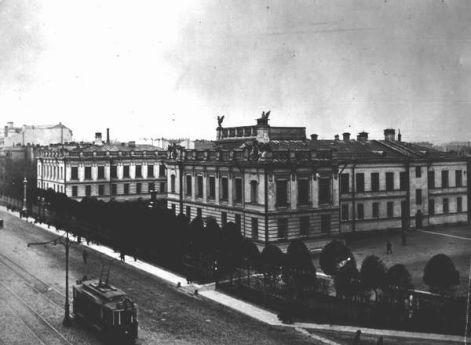 Николаевская академия Генерального штаба. Вид с Суворовского проспекта. Архитектор Александр Иванович фон Гоген. Конец XIX века