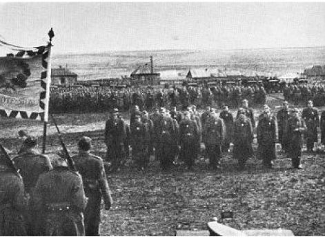 Построение 2-й Чехословацкой отдельной воздушно-десантной бригады. Ефремов, весна 1944 г.