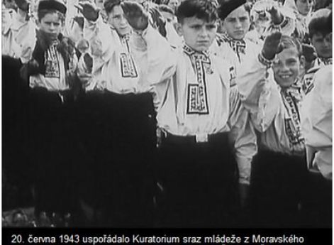 Чешские крестьянские дети на слете молодежи 20 июня 1943 г.