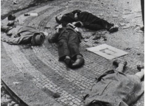 Жители Праги, погибшие в ходе восстания. Май 1945 г.