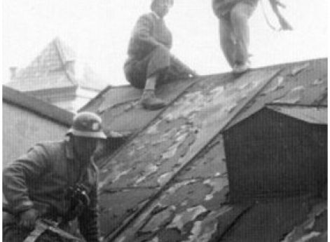 Солдаты РОА ведут бой на пражских крышах. 6 – 7 мая 1945 г.