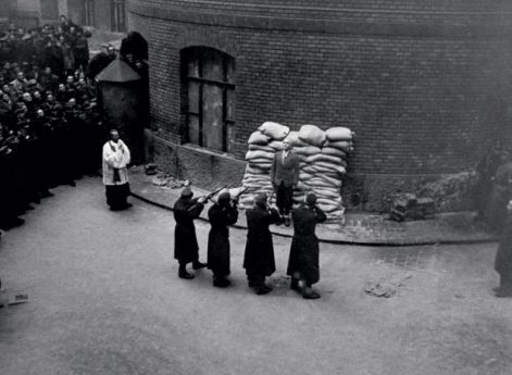 Расстрел Ласло Бардоши. Будапешт. 1946. Фотография: Lee Miller (1907-1977). © Lee Miller Archives, England 2008