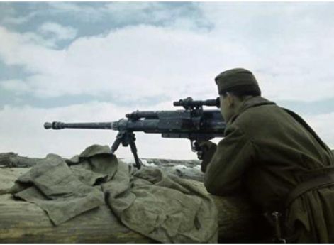 Венгерский солдат с противотанковым ружьем. Восточный фронт.