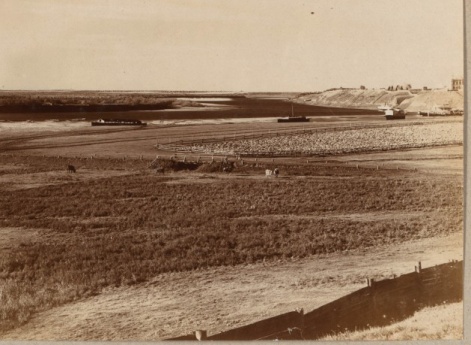 Река Унжа близ монастыря