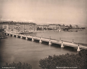 И почему, сойдя с поезда, я очутился именно у Ленина?