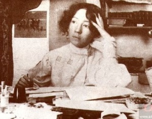 Я давно хочу написать Вам, чтобы узнать, как Вам живется, что Вы делаете, что делается вокруг Вас