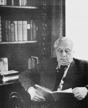 Большое спасибо за Ваше письмо, исполненного все того же мрачного пессимизма по отношению к американской культуре и в частности к университетской науке