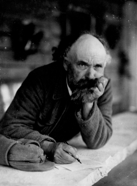 Он постиг самую высшую математику, и ему было все одинаково: скажет кто, что земля ходит вокруг солнца или солнце вокруг земли