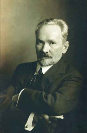 Памятуя о часе смертном, могущем внезапно постигнуть меня, и находясь в здравом уме и твердой памяти, я, Коллежский Советник Василий Васильевич Розанов...