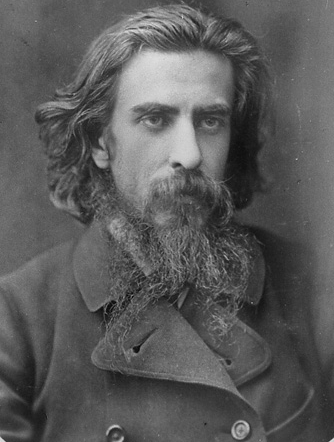 Владимир Сергеевич, пленившись именно ее нелепостью, решил поставить ее у себя в доме