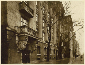 Новое вино непрерывно растущих запросов жизни и религиозного сознания нельзя вливать в старые мехи 