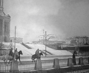 Институт общественных наук, состоящий из трёх факультетов